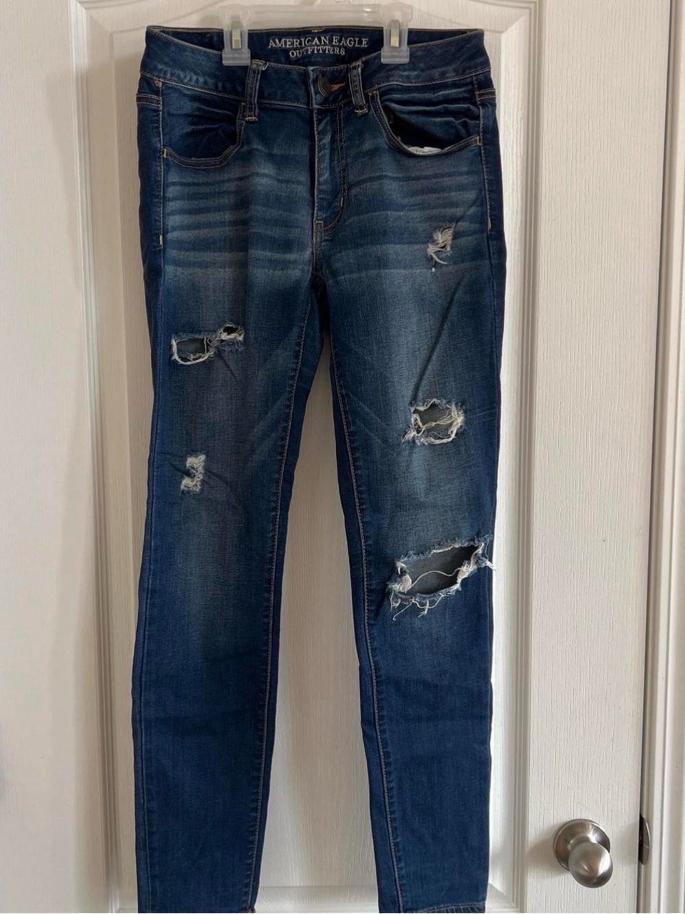 American Eagle Outfitters Women's Dark Blue Distressed Skinny Jeans